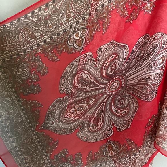 😍🆕Bohemian Shawl- Red background - Picture 4 of 7